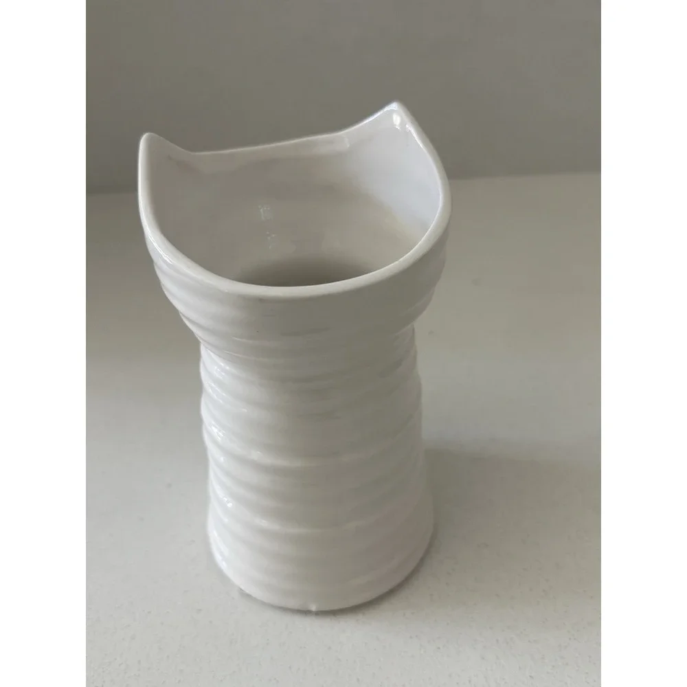 Cat White Planter Vase Ceramic Holding Hi Sign NEW‎ 6